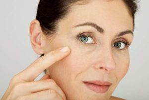 Как избежать или избавится от увядающей кожи на лице?