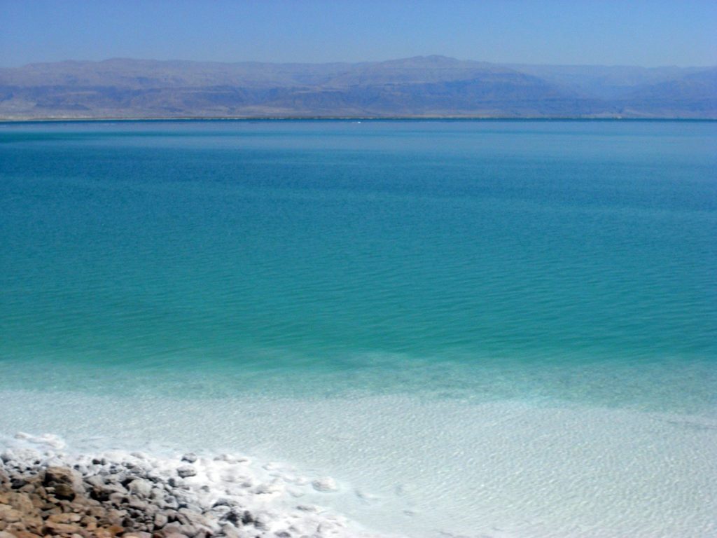 Косметика мертвого моря, в чем ее польза? Рассмотрим подробнее
