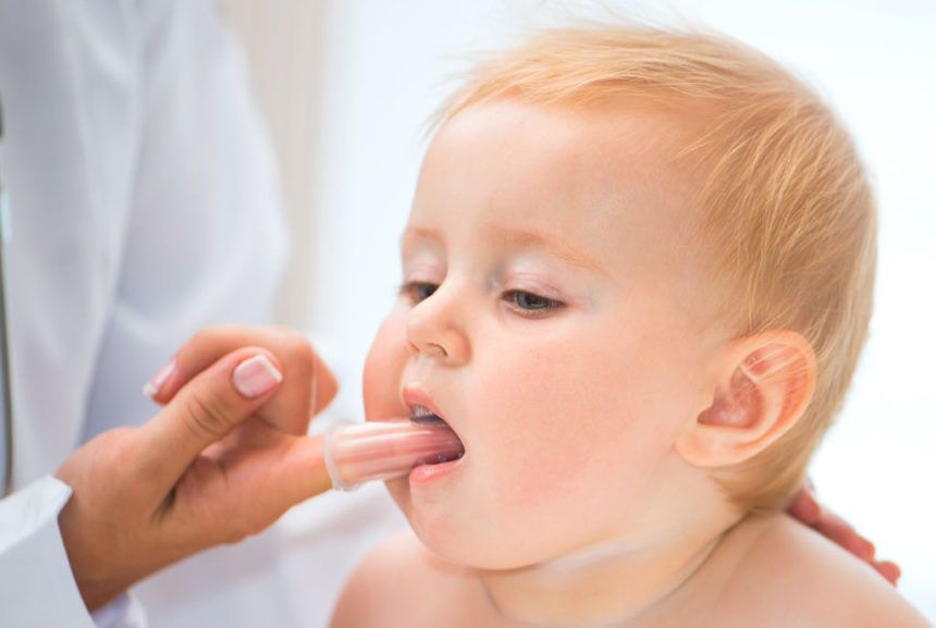 Как ведет себя ребенок когда режутся зубы