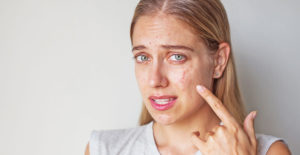 7 ошибок макияжа, которые вредят вашей коже