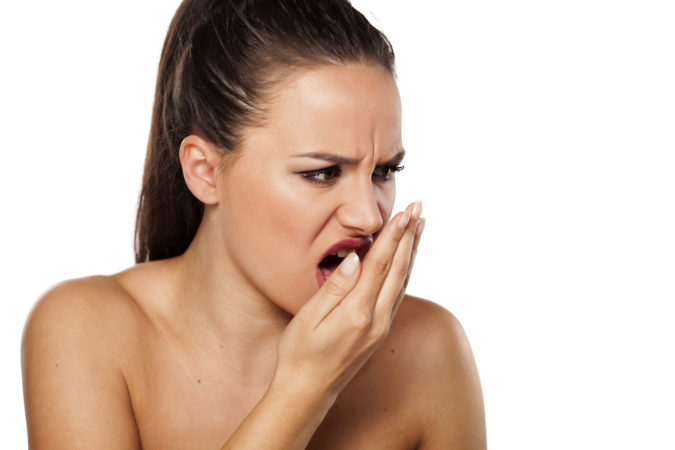 Почему может изо рта пахнуть ацетоном