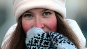 Почему люди краснеют на холоде? 4 основных причины