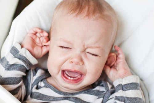 Воспаление уха у ребенка
