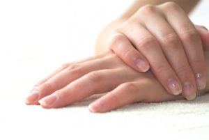 Защита кожи вокруг ногтей