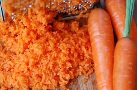 Морковь на мелкой терке