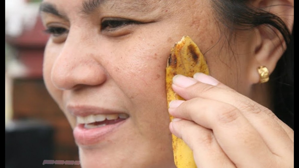 протирание банановой кожурой