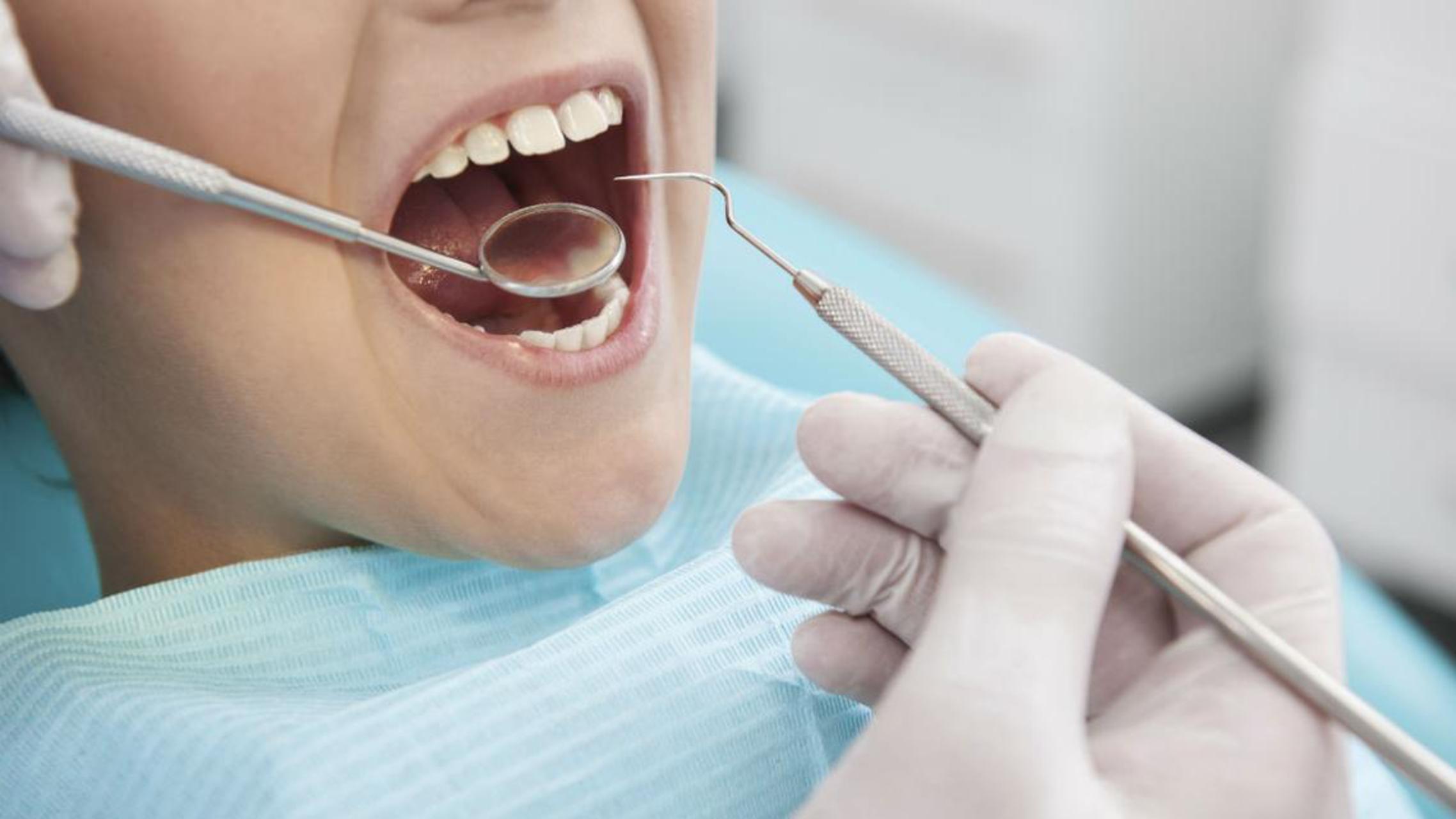 Можно ли лечить зубы, если болит горло
