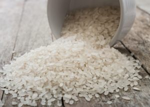 2 способа в применении риса для ухода за лицом