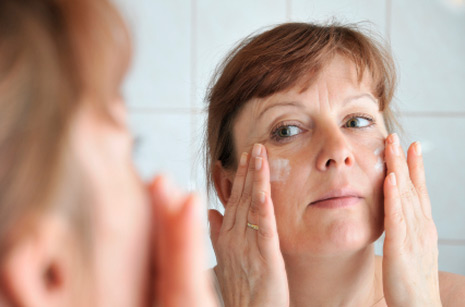 7 признаков, что пора использовать анти возрастной крем и ухаживать за кожей по-новому