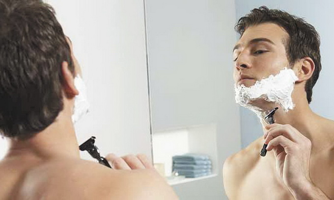 Чем можно заменить пену для бритья мужчинам? Ведь кожа лица у всех нежная
