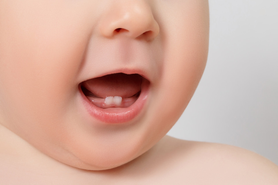У ребенка зубы режутся не по порядку
